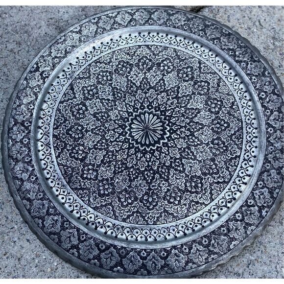 Set of Three Decorative Tray Middle Eastern Engraved Patina 19” - Picture 11 of 11